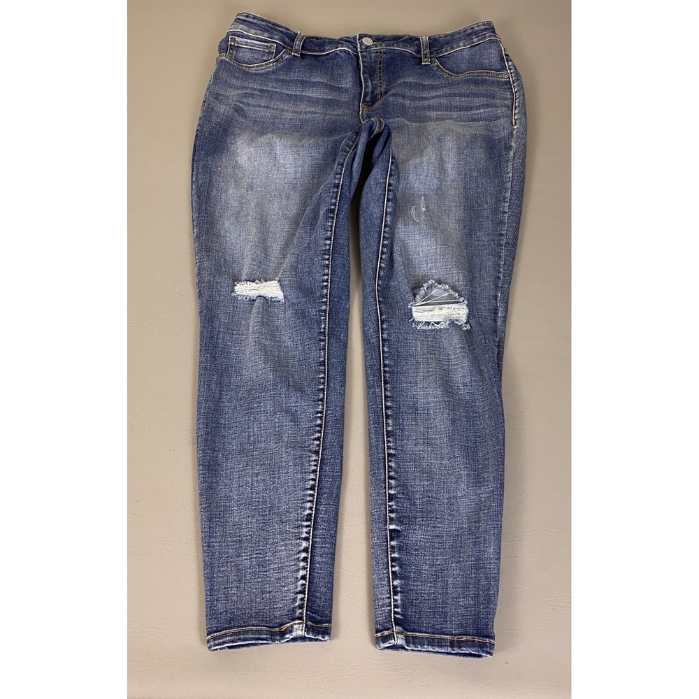 Maurices Skinny Jeans Women's Size XL-R Slim Fit Medium Wash Distressed Knee